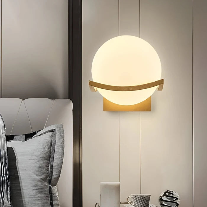 Brass Horizon Modern Wall Lamp