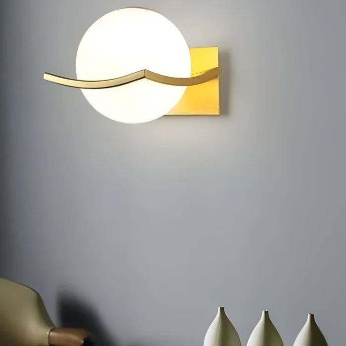 Brass Horizon Modern Wall Lamp