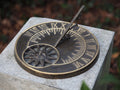 Bronzen Zonnewijzer 10x26x26cm - Doika - Zonnewijzer - Doika - 5410807005590 - GA0559BR-BI