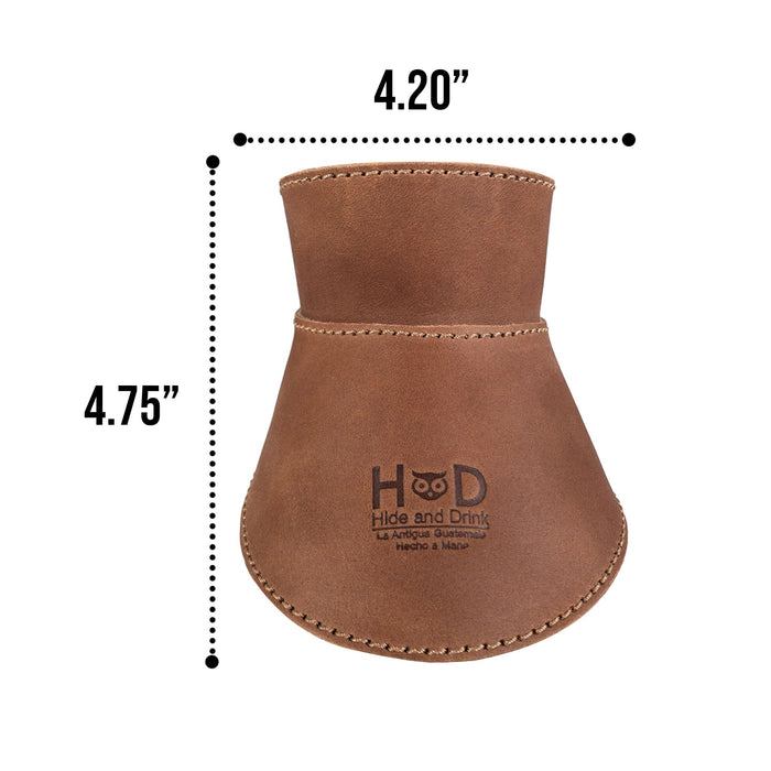 Hide & Drink Chemex Collar in navy leather, showcasing stylish design and quality craftsmanship. Compatible with Chemex 6-Cup Glass pour over coffee, handmade in La Antigua Guatemala & Oaxaca Mexico.