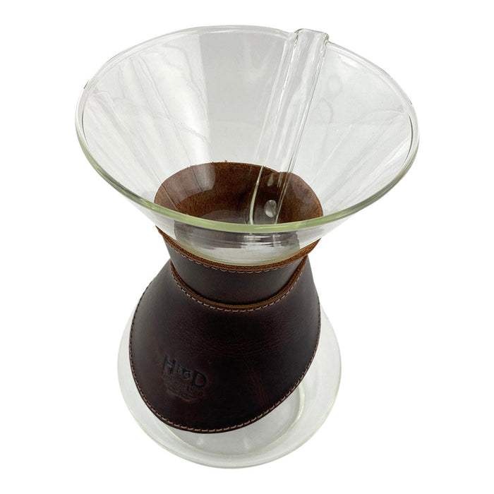 Side view of Hide & Drink Chemex Collar made of Full Grain Leather, highlighting its practical design for pour over coffee. This collar is compatible with Chemex 6-Cup Glass, handcrafted by artisans in La Antigua Guatemala & Oaxaca Mexico.