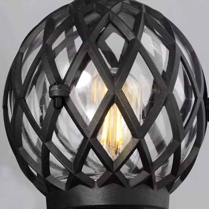 Globe Criss Wall